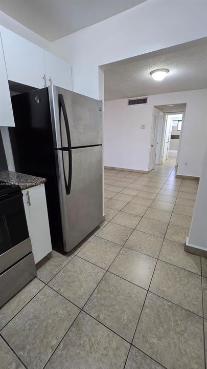 For Rent: $1,700 (1 beds, 1 baths, 700 Square Feet)