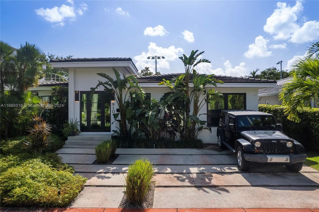 En Venta: $2,680,000 (4 camas, 4 baños, 2408 Pies cuadrados)