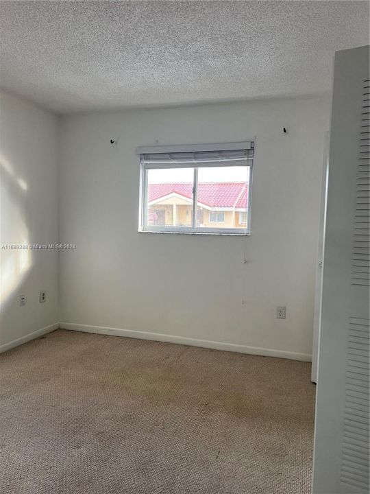 For Rent: $2,300 (2 beds, 1 baths, 751 Square Feet)