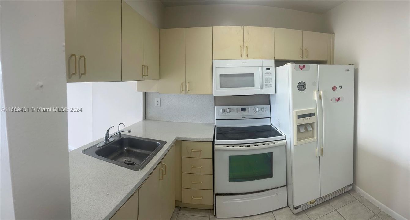 For Rent: $1,600 (1 beds, 1 baths, 658 Square Feet)