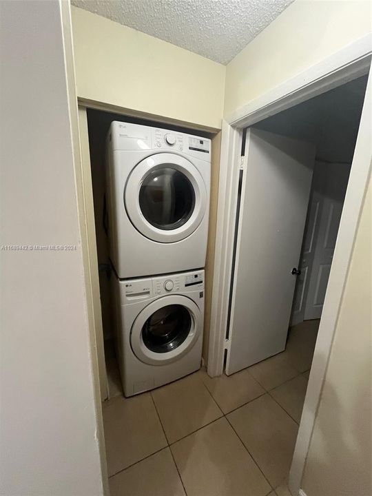 В аренду: $1,950 (2 спален, 2 ванн, 807 Квадратных фут)