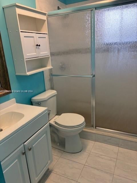 2nd bathroom with shower