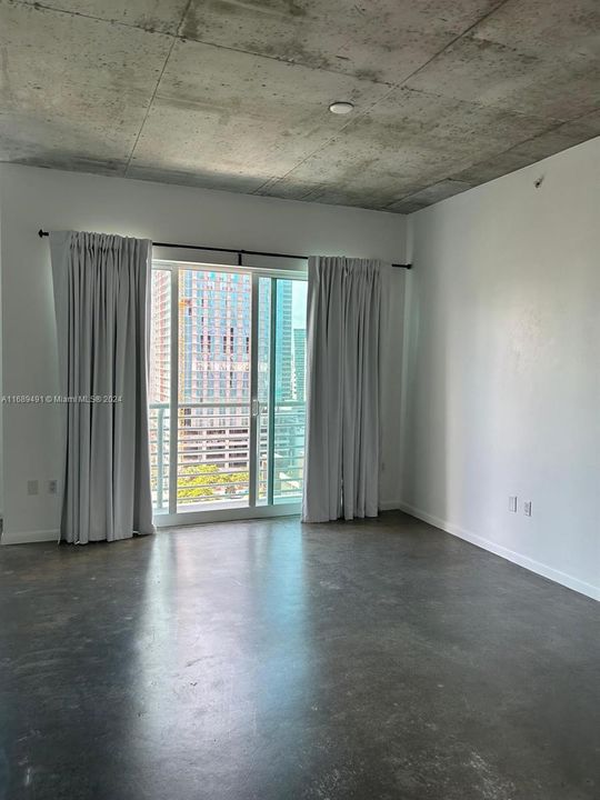 For Rent: $2,375 (1 beds, 1 baths, 651 Square Feet)