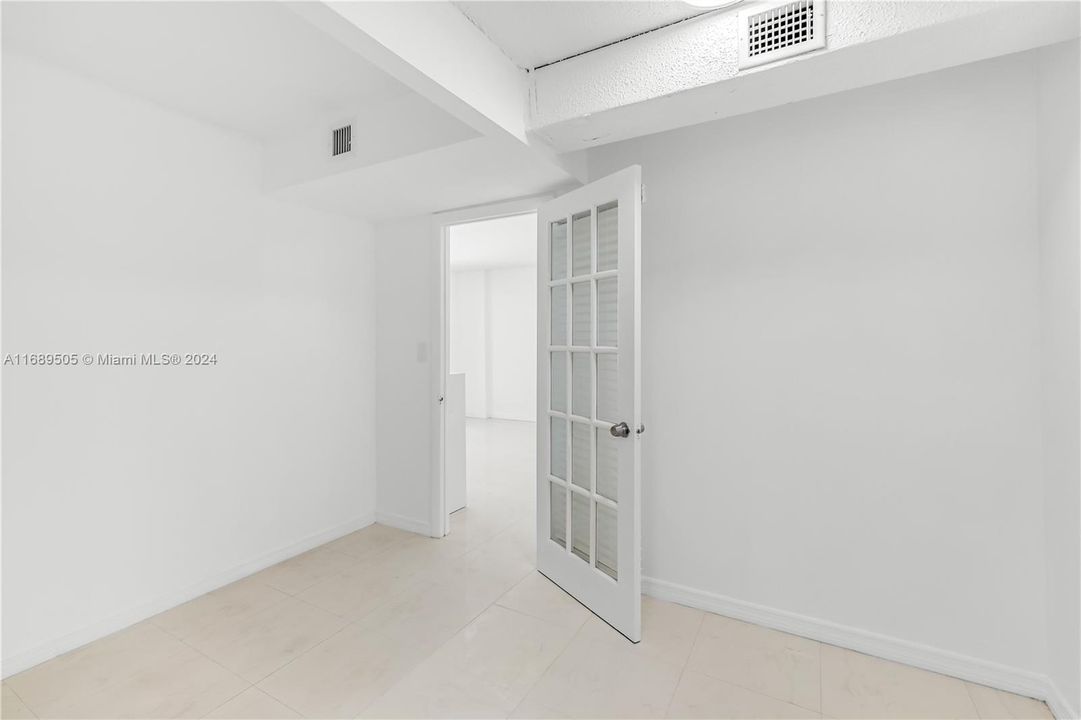 For Rent: $3,100 (1 beds, 1 baths, 654 Square Feet)