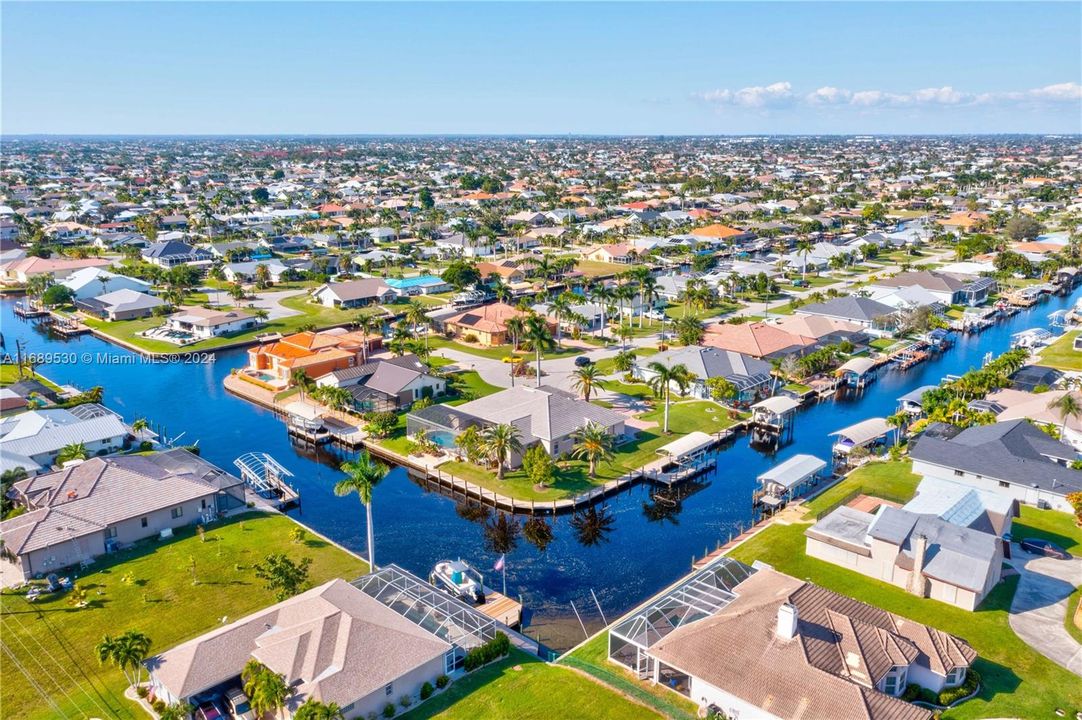 Cape Coral looking north - this home is south facing and located near the Rose Garden and the new Red Fish Point coming in the future - great walking and biking paths - close to everything!