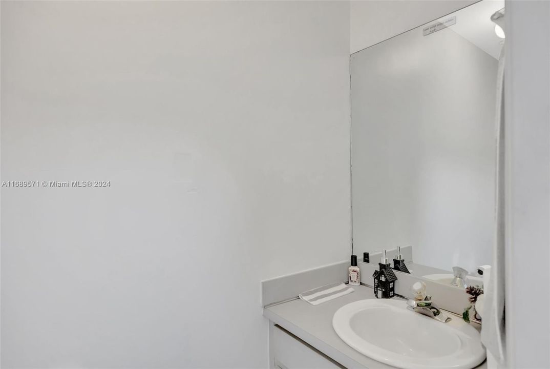 For Sale: $544,000 (3 beds, 2 baths, 1685 Square Feet)