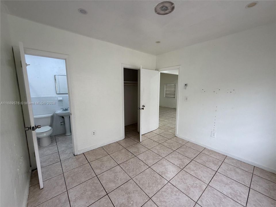 For Rent: $2,200 (2 beds, 1 baths, 1413 Square Feet)