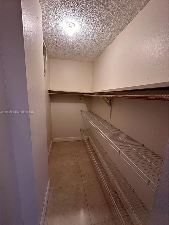 For Rent: $2,200 (2 beds, 2 baths, 798 Square Feet)