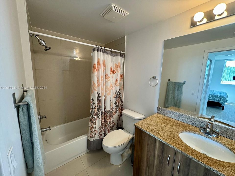 For Rent: $3,700 (2 beds, 2 baths, 953 Square Feet)