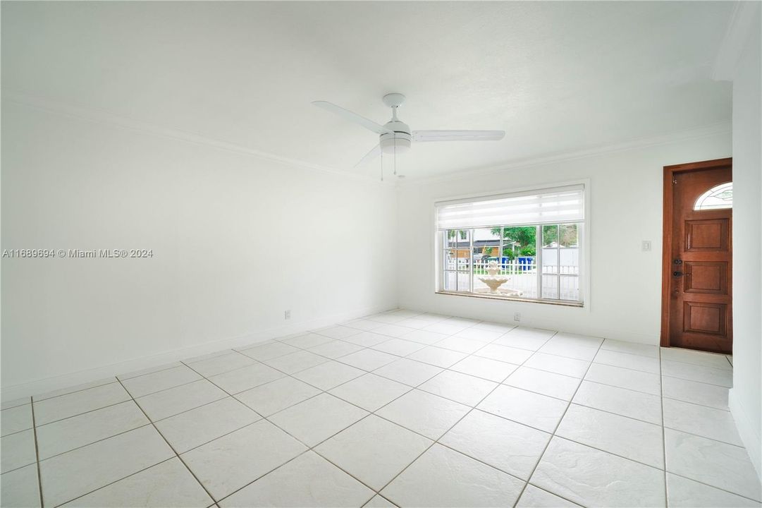 For Rent: $3,300 (2 beds, 2 baths, 1434 Square Feet)