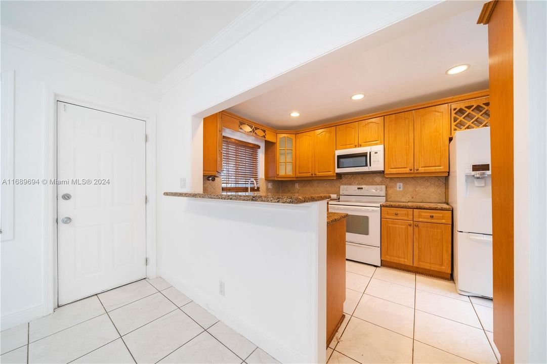 For Rent: $3,300 (2 beds, 2 baths, 1434 Square Feet)