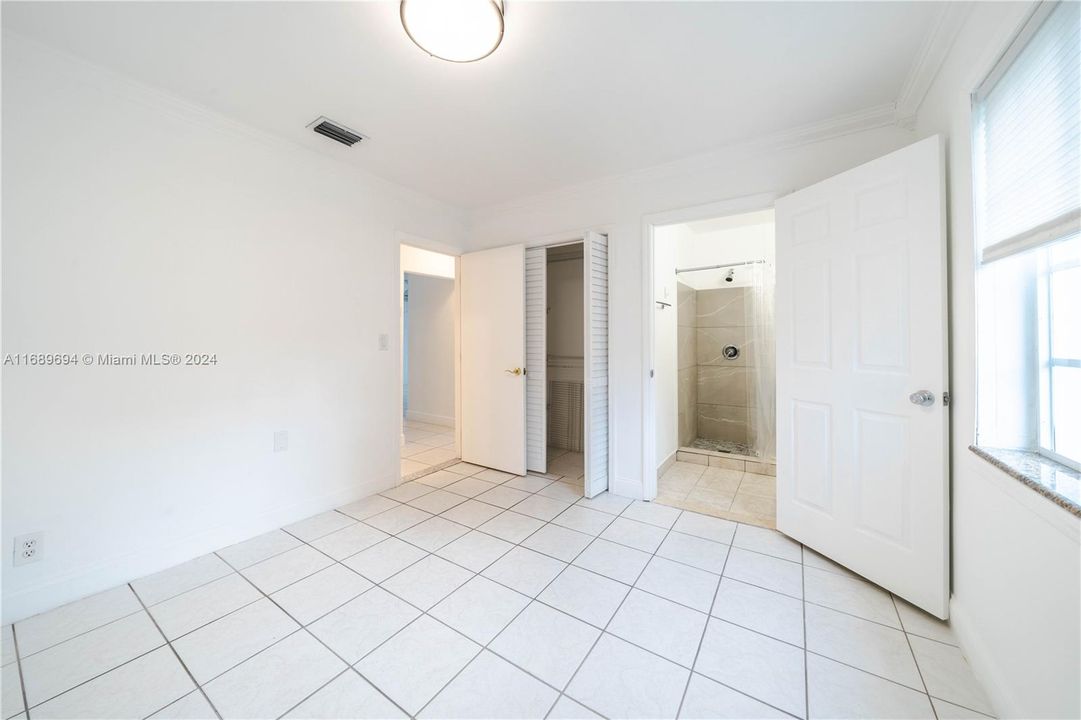 For Rent: $3,300 (2 beds, 2 baths, 1434 Square Feet)