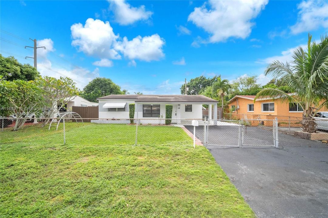 For Sale: $525,000 (3 beds, 2 baths, 1172 Square Feet)