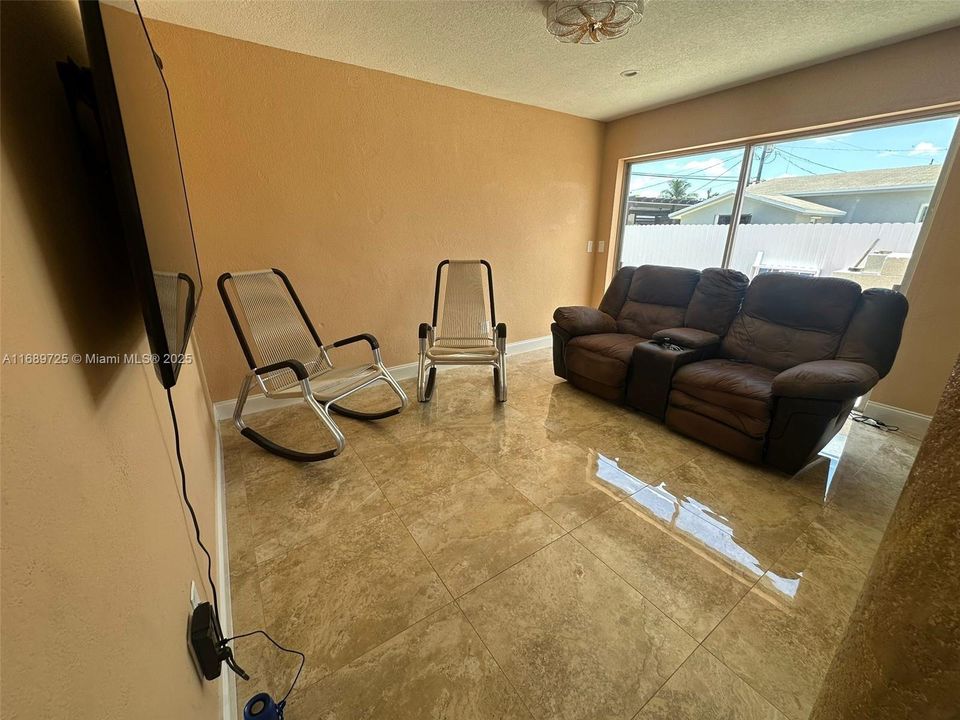 Recently Sold: $639,000 (4 beds, 2 baths, 1746 Square Feet)