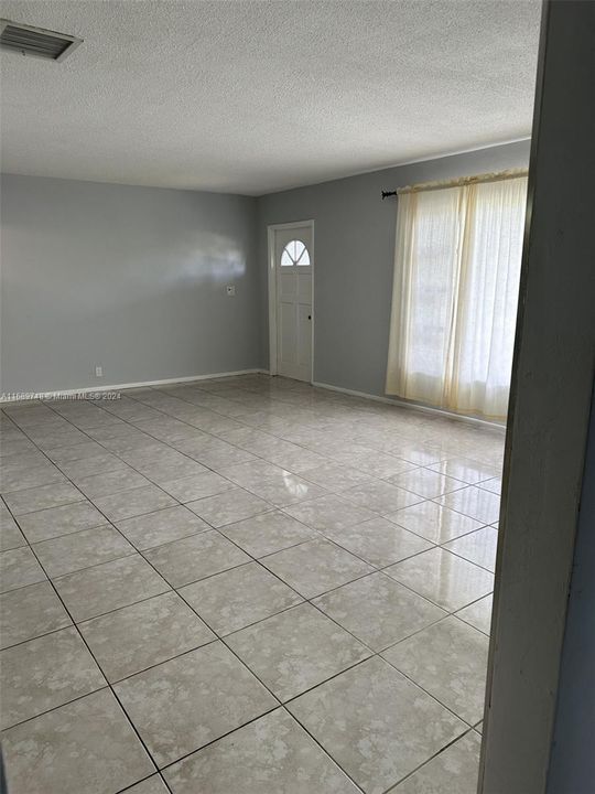 For Rent: $2,900 (3 beds, 2 baths, 1629 Square Feet)