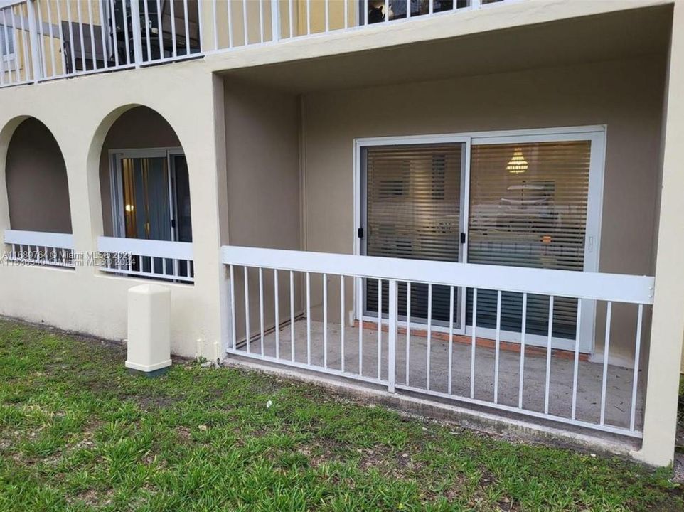 For Rent: $2,250 (2 beds, 1 baths, 804 Square Feet)