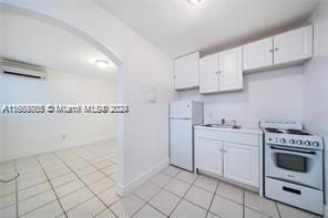 For Rent: $1,550 (0 beds, 1 baths, 425 Square Feet)