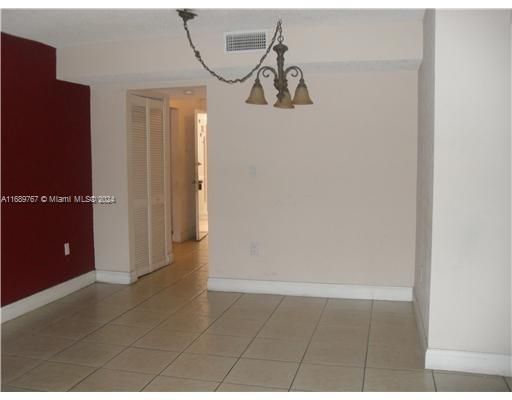 For Sale: $199,000 (2 beds, 2 baths, 944 Square Feet)