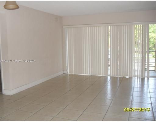 For Sale: $199,000 (2 beds, 2 baths, 944 Square Feet)