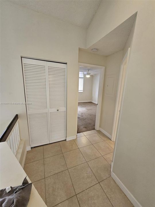 For Rent: $1,800 (1 beds, 1 baths, 850 Square Feet)