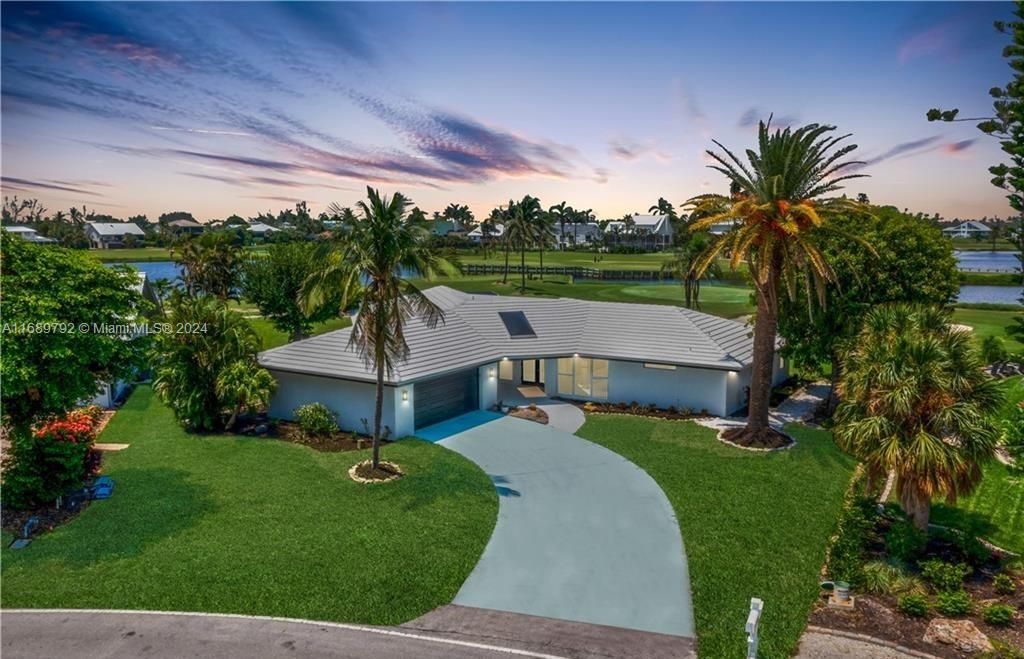 Aerial view o the home at dusk!