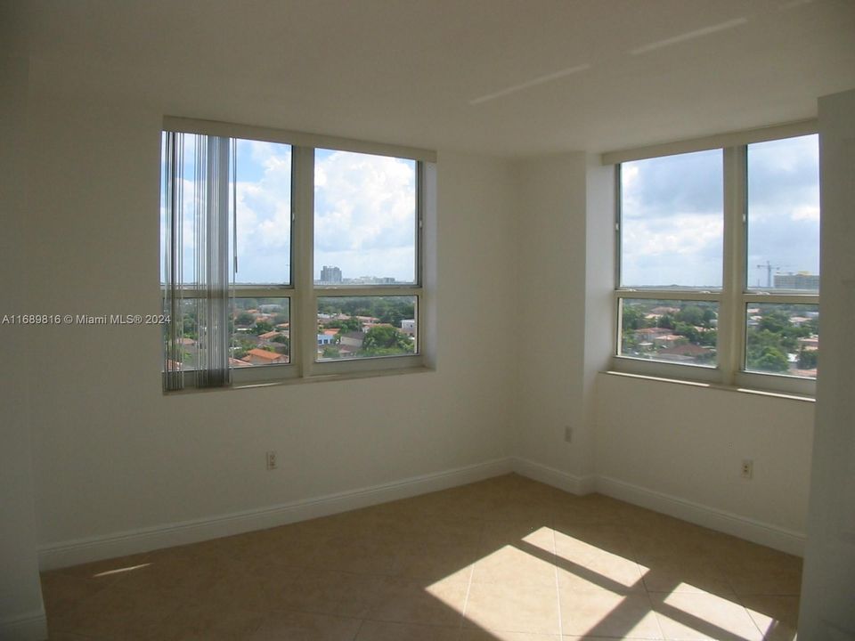 For Rent: $3,300 (2 beds, 2 baths, 1190 Square Feet)