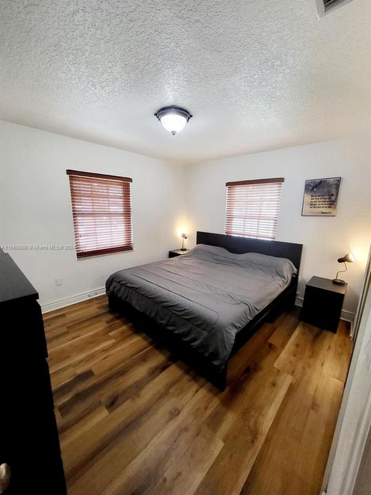 For Sale: $480,000 (2 beds, 1 baths, 750 Square Feet)