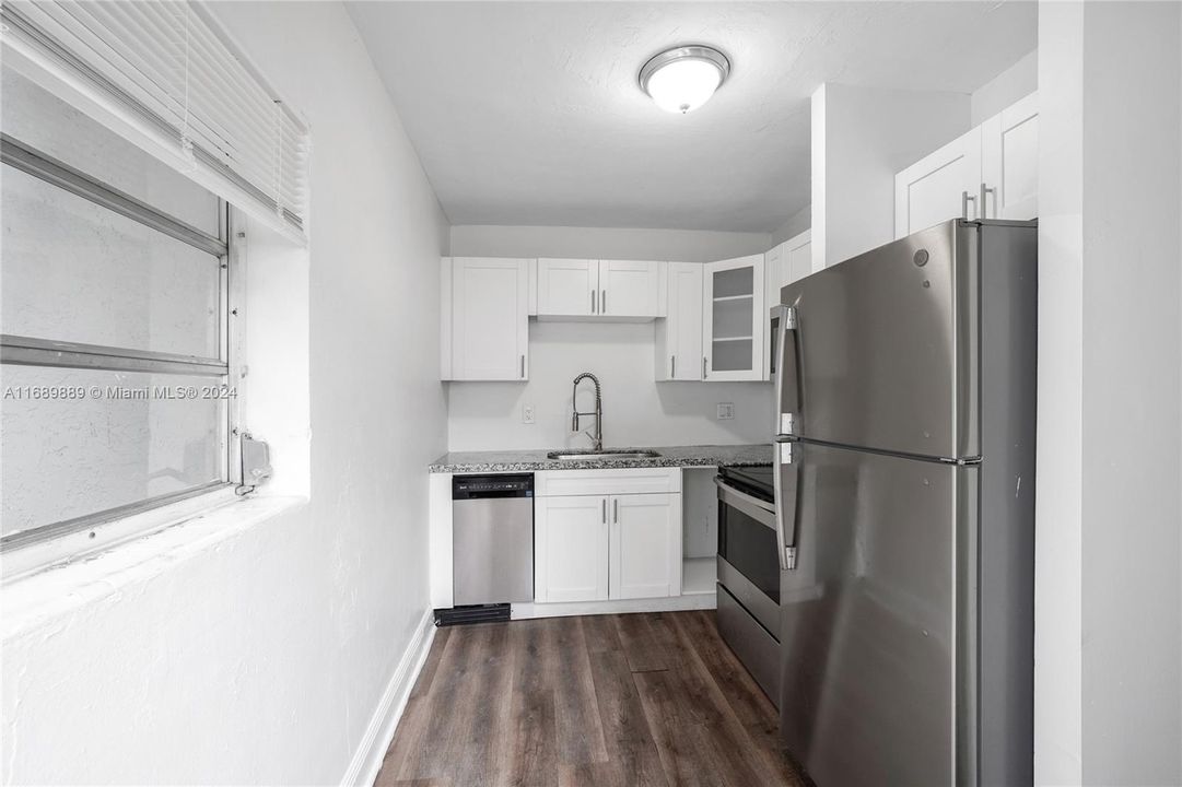 For Sale: $314,900 (3 beds, 1 baths, 922 Square Feet)