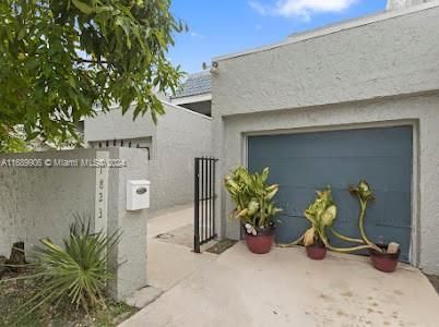 For Sale: $360,000 (3 beds, 2 baths, 2100 Square Feet)