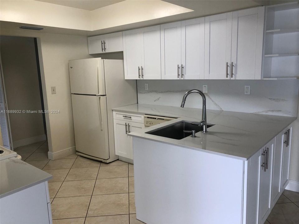 For Rent: $3,600 (3 beds, 2 baths, 1656 Square Feet)