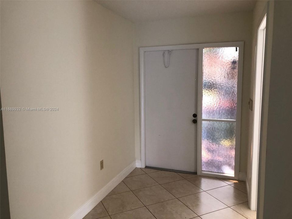 For Rent: $3,600 (3 beds, 2 baths, 1656 Square Feet)