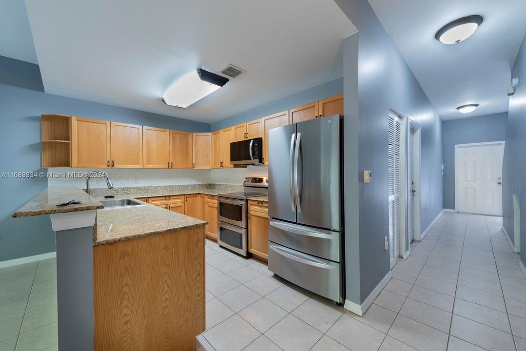 For Sale: $525,000 (3 beds, 2 baths, 1358 Square Feet)