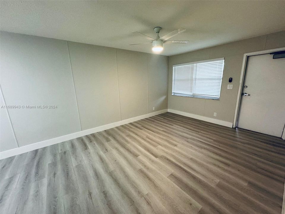 For Rent: $1,650 (1 beds, 1 baths, 5455 Square Feet)