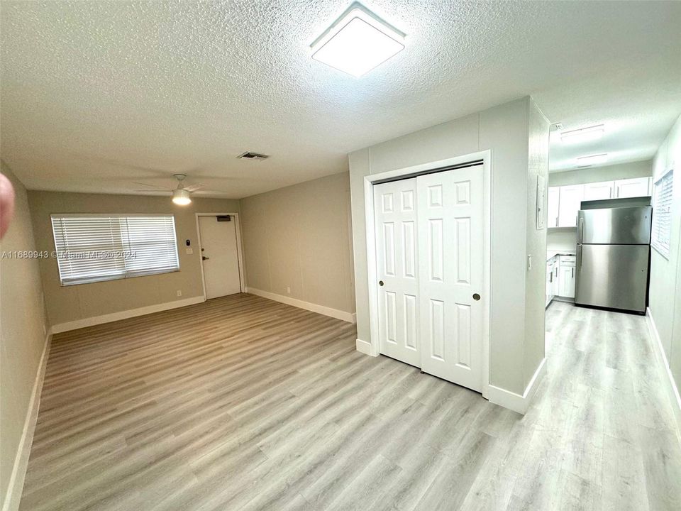 For Rent: $1,650 (1 beds, 1 baths, 5455 Square Feet)