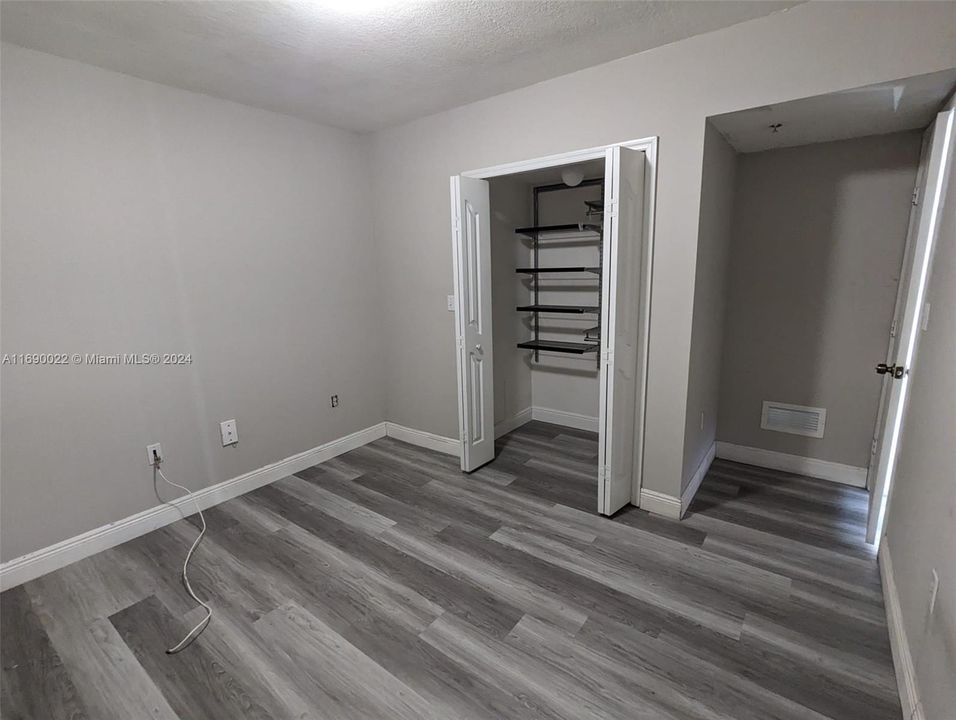 For Rent: $2,350 (2 beds, 2 baths, 810 Square Feet)