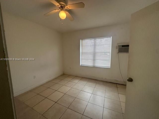 For Rent: $1,600 (1 beds, 1 baths, 386 Square Feet)