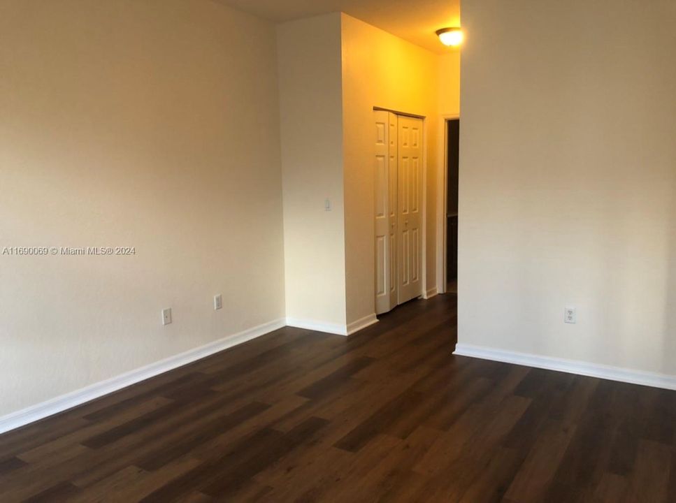 For Rent: $2,500 (3 beds, 2 baths, 1315 Square Feet)