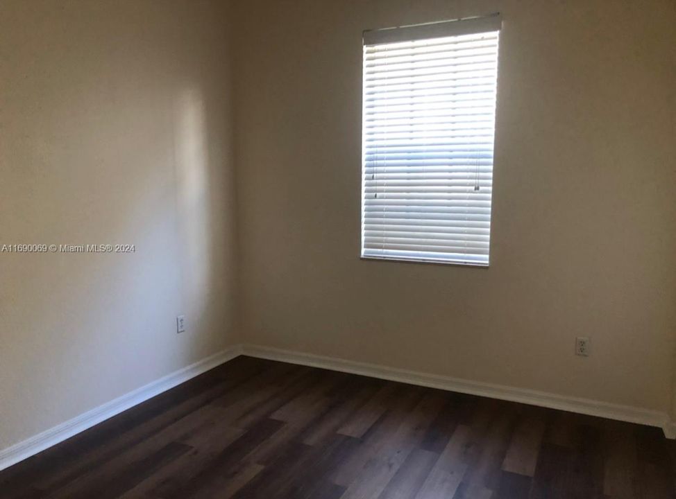 For Rent: $2,500 (3 beds, 2 baths, 1315 Square Feet)