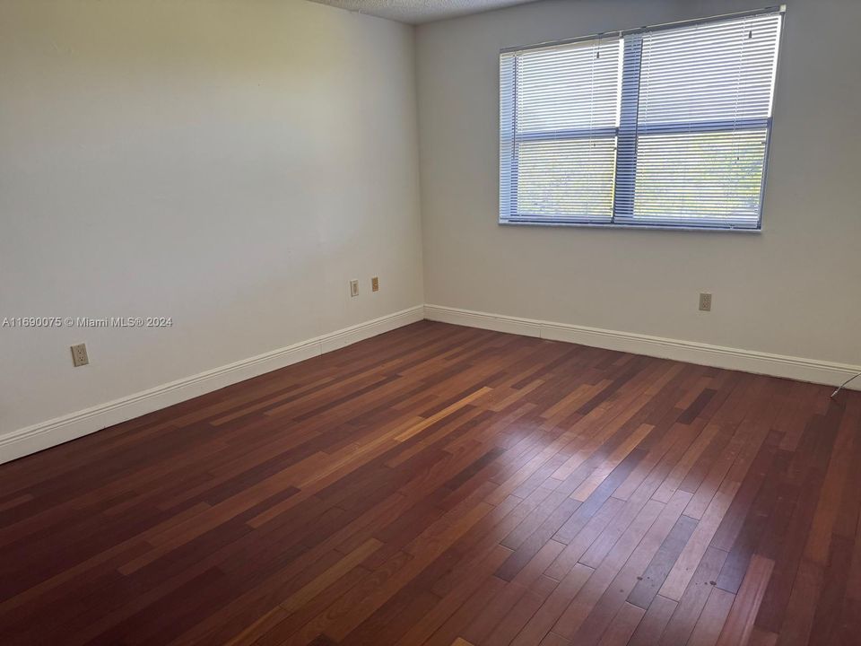 For Rent: $2,800 (2 beds, 2 baths, 1520 Square Feet)