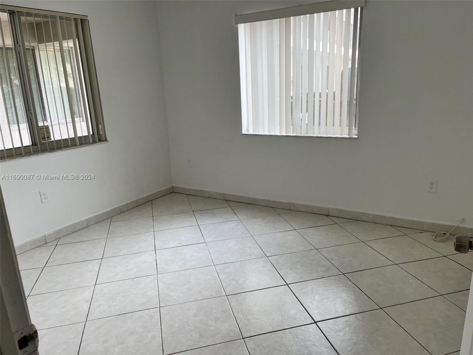 For Rent: $2,400 (2 beds, 1 baths, 18376 Square Feet)