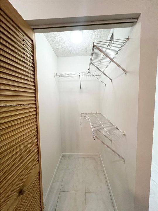 En Venta: $325,000 (1 camas, 1 baños, 640 Pies cuadrados)