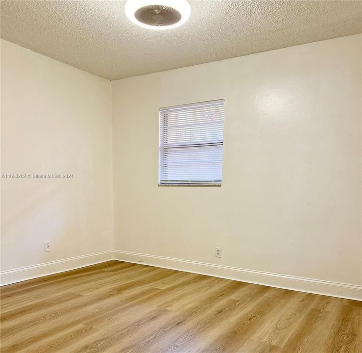 For Sale: $289,000 (2 beds, 2 baths, 1130 Square Feet)