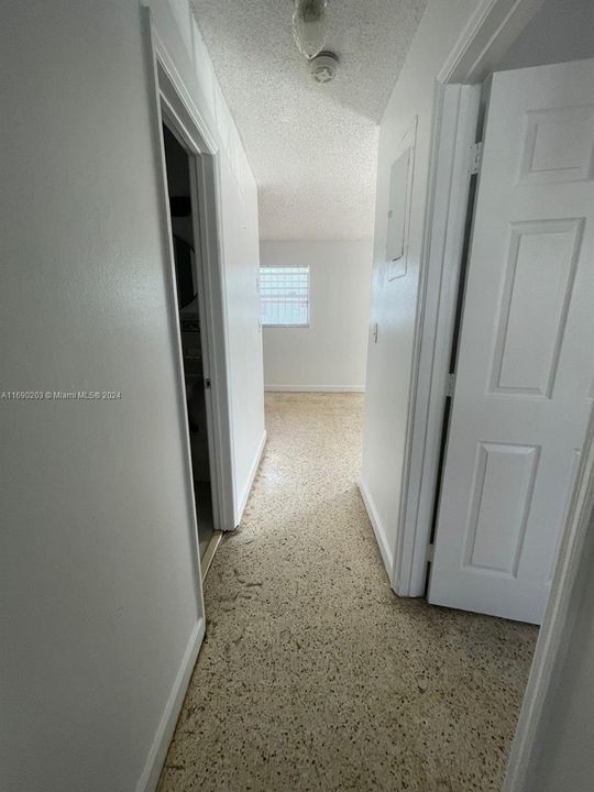 For Rent: $2,500 (2 beds, 1 baths, 1350 Square Feet)