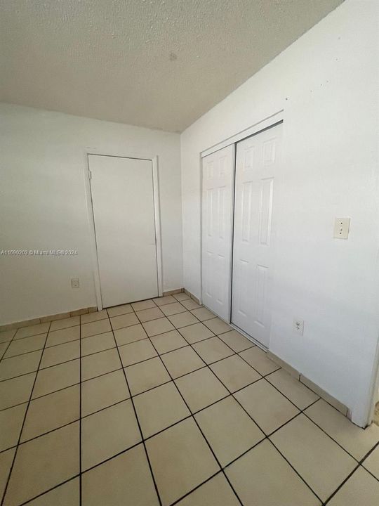 For Rent: $2,500 (2 beds, 1 baths, 1350 Square Feet)