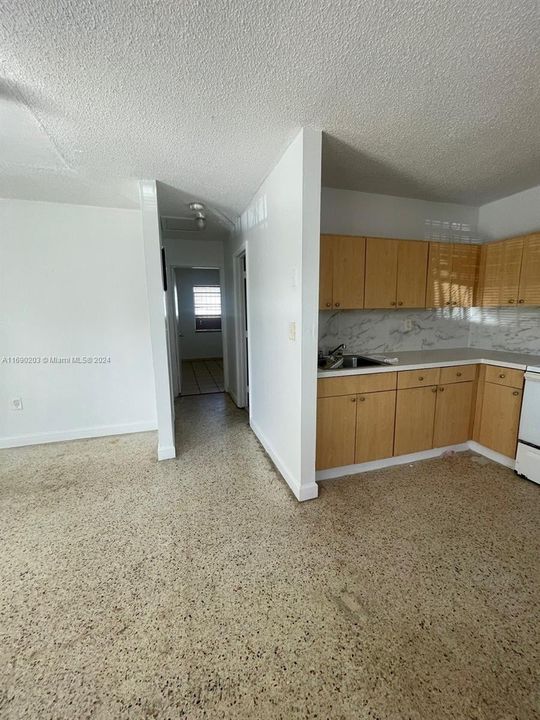 For Rent: $2,500 (2 beds, 1 baths, 1350 Square Feet)