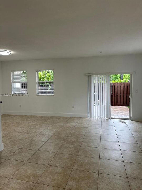 For Rent: $3,150 (3 beds, 2 baths, 1227 Square Feet)