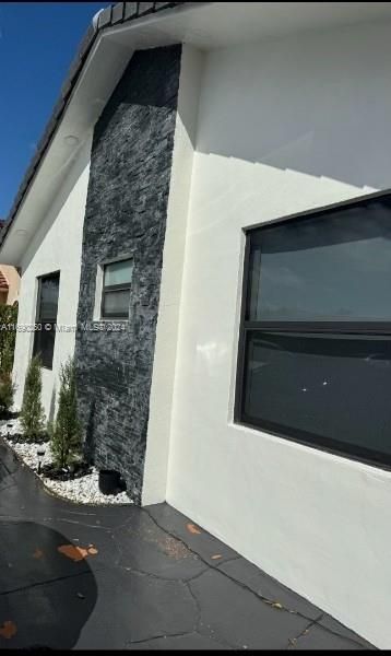 En Venta: $605,000 (4 camas, 2 baños, 1614 Pies cuadrados)