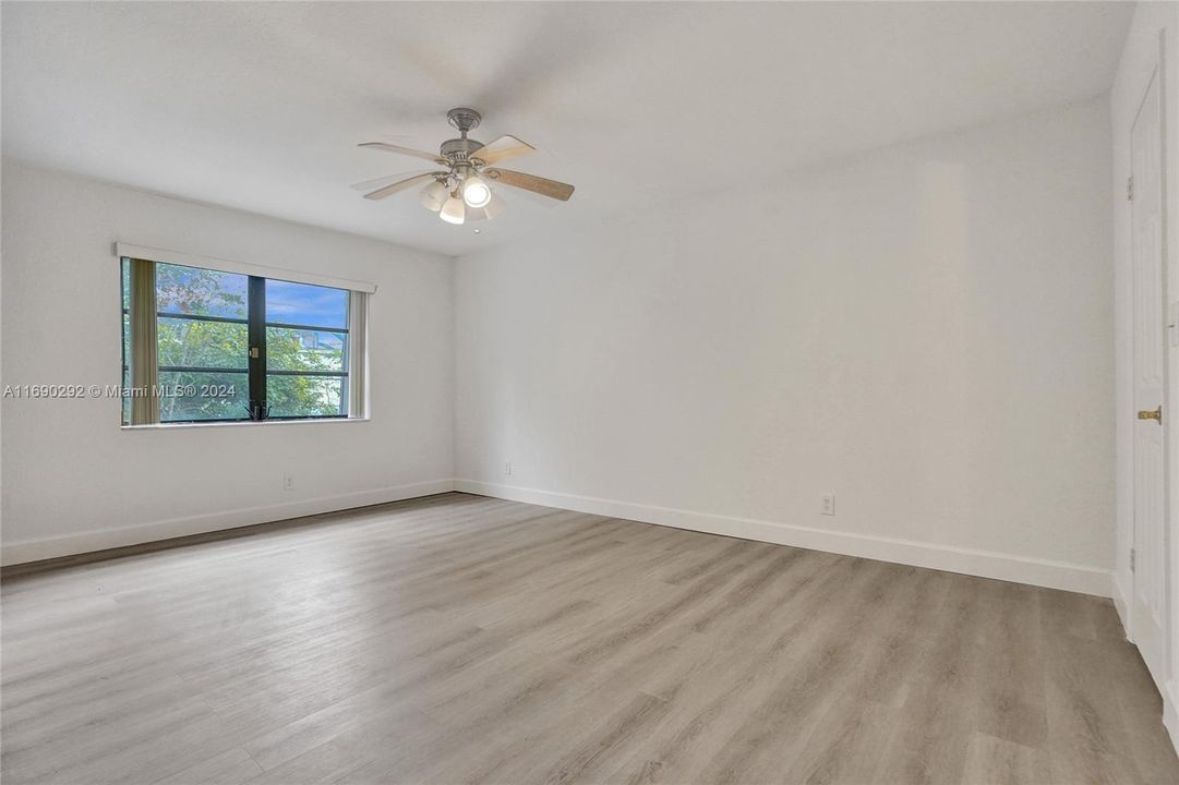 Active With Contract: $1,875 (2 beds, 2 baths, 1050 Square Feet)