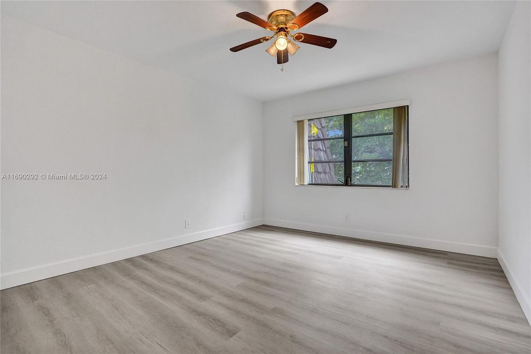 Active With Contract: $1,875 (2 beds, 2 baths, 1050 Square Feet)