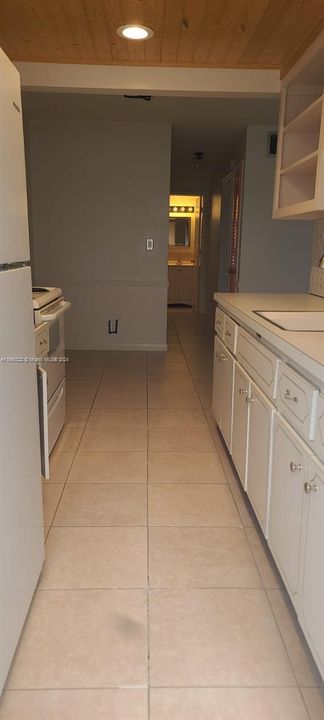 For Rent: $1,700 (1 beds, 1 baths, 675 Square Feet)